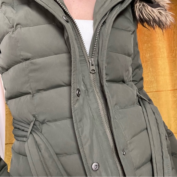 Abercrombie & Fitch puffer jacket with fur lined hood and belt - Picture 4 of 5